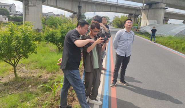 黃山市林業(yè)局副局長王歆督導調(diào)研歙縣枯死松樹除治工作